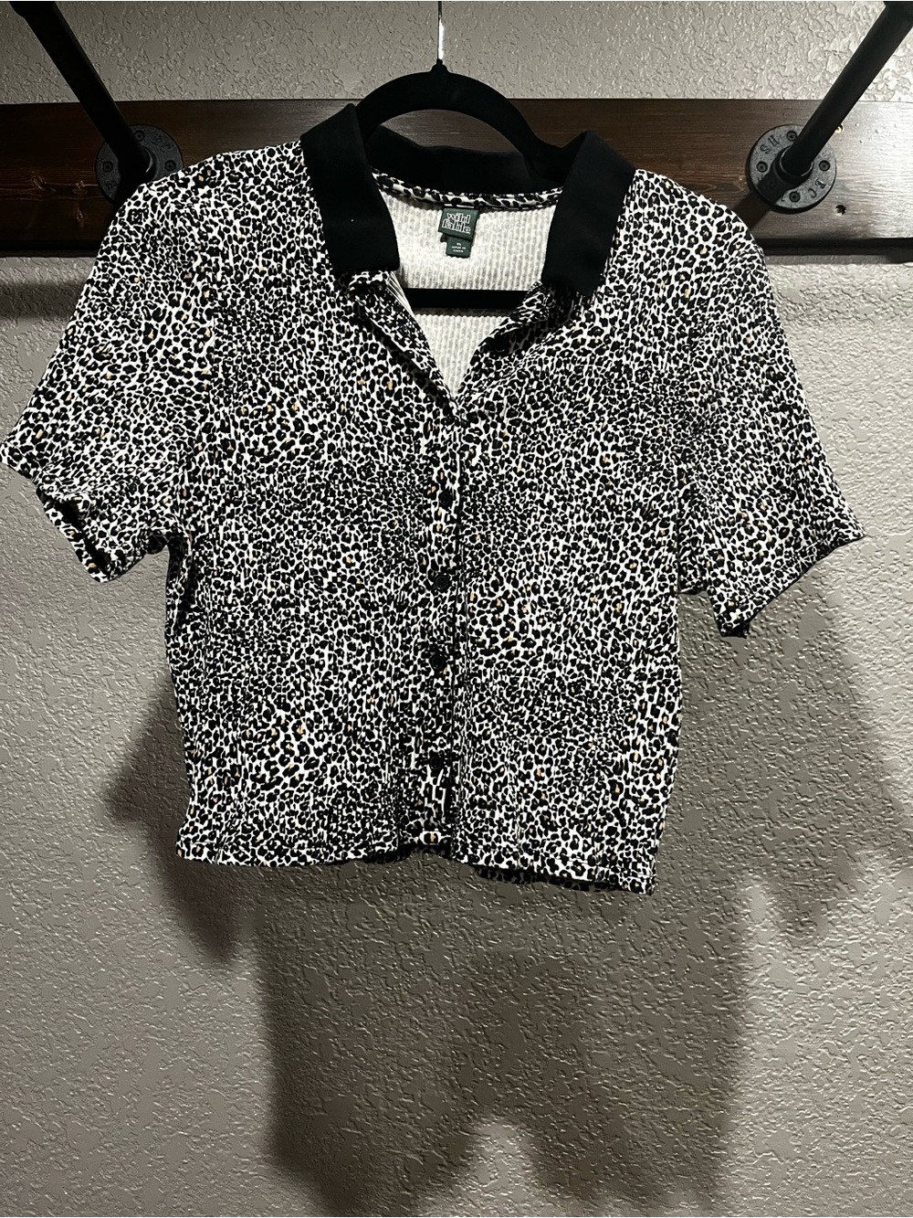 Wild Fable Cheetah Print Short Sleeve Cropped Button Front Top with Black Collar